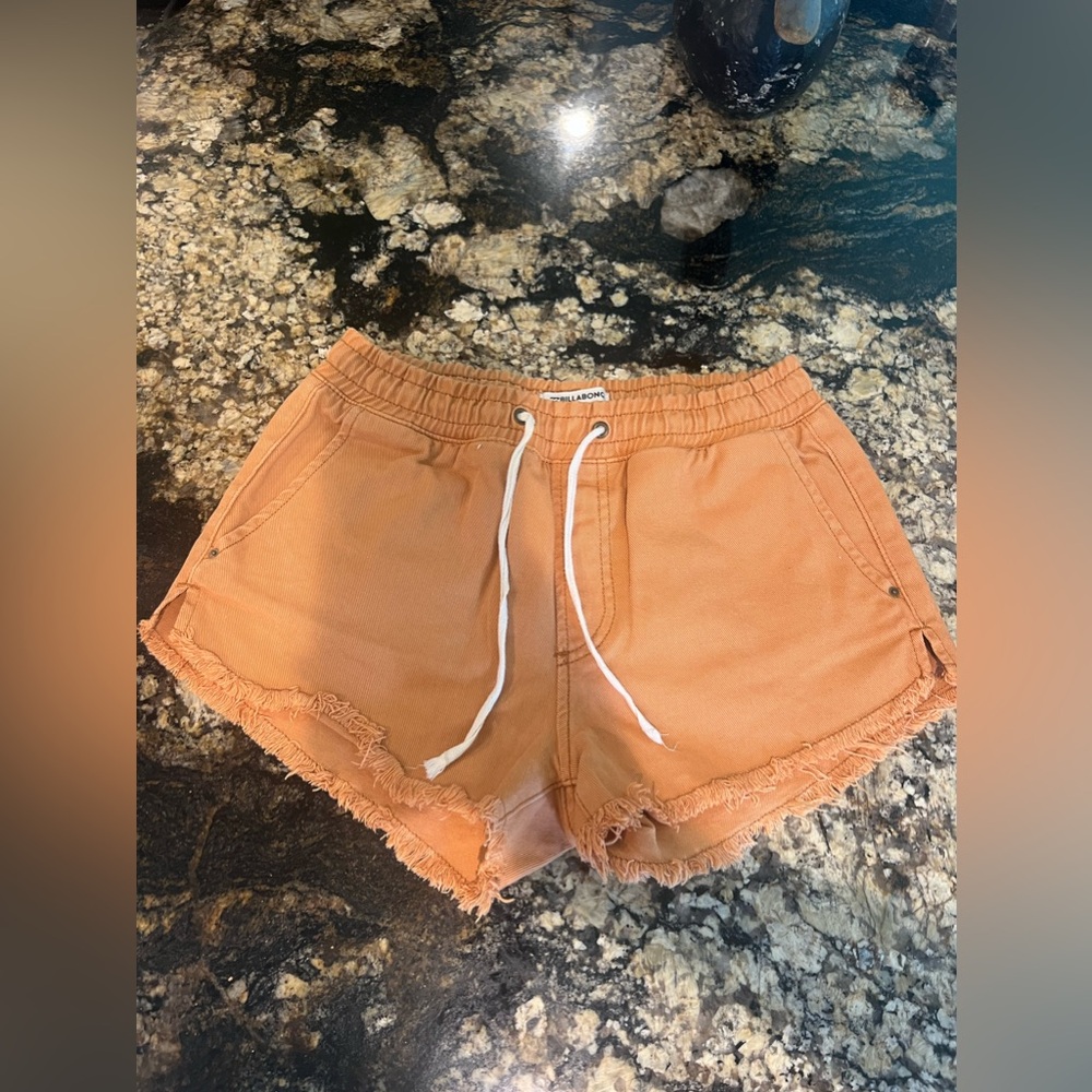 size small yellow billabong shorts